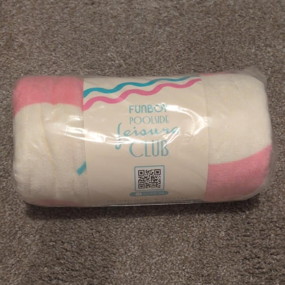 Funboy Poolside Leisure Club Pink and Cream Towel - Picture 1 of 1